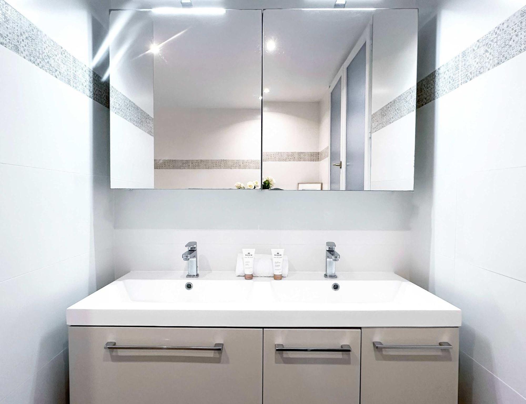 Modern & Spacious Near Le Marais Appartement